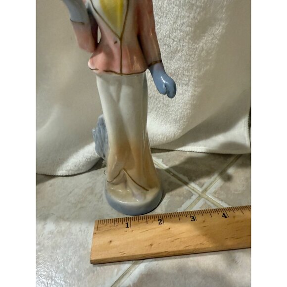 Vintage Ceramic Victorian Lady Figurine With Hat & Gloves - Picture 5 of 10